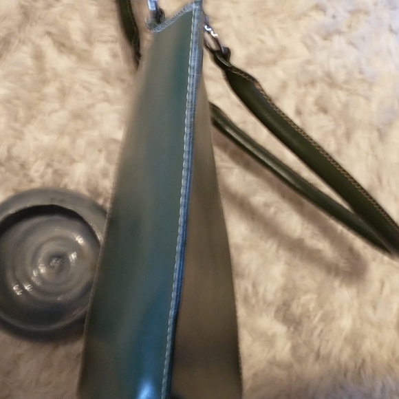 Wilsons Leather forest green tote bag w lots of pockets and room, silver… - Picture 13 of 16